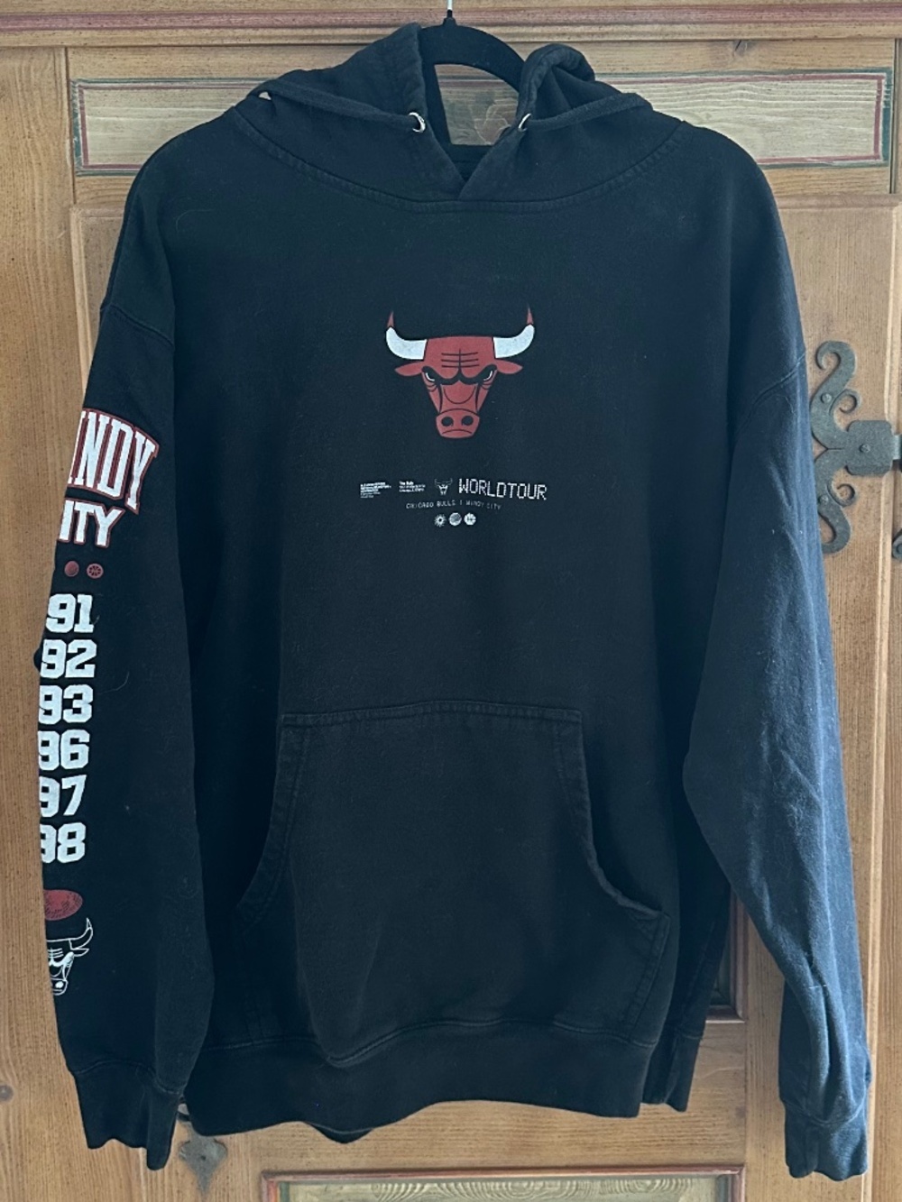 Men's - ITC/Mitchell & Ness -  Black Chicago Bulls World Tour Hoodie - Size L
